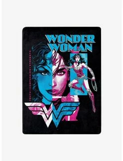 Bedroom DC Comics Wonder Woman Truth Compassion Strenght Silk Touch Throw